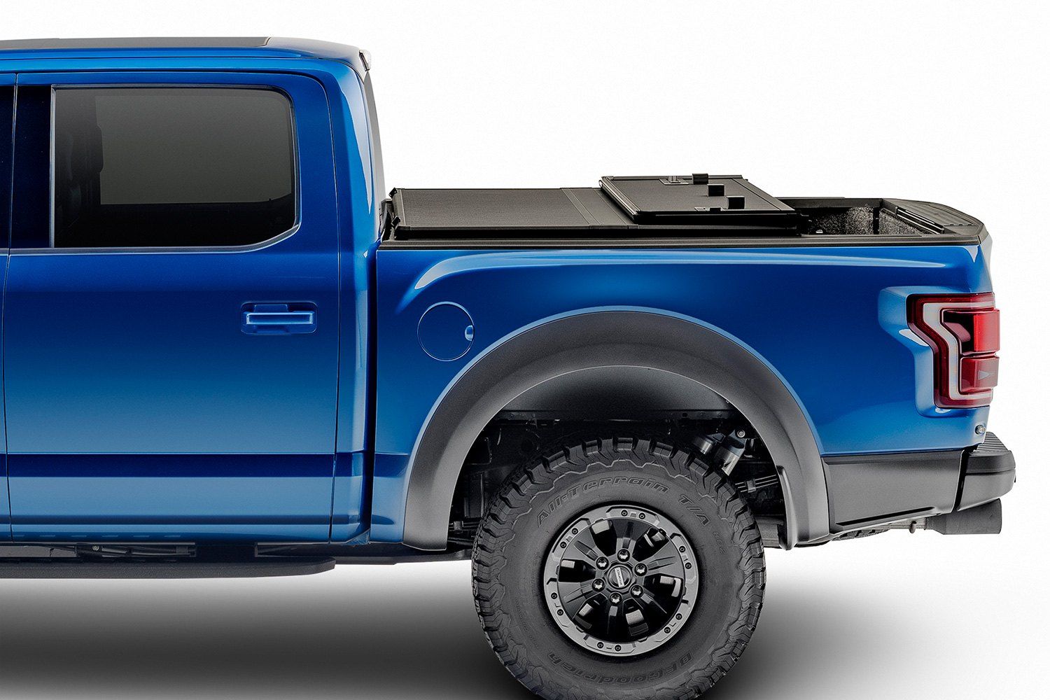 Extang® • 83486 • Solid Fold 2.0 • Hard Tri-Fold Tonneau Cover • Ford F-250/350 SD 6'9" 17-22