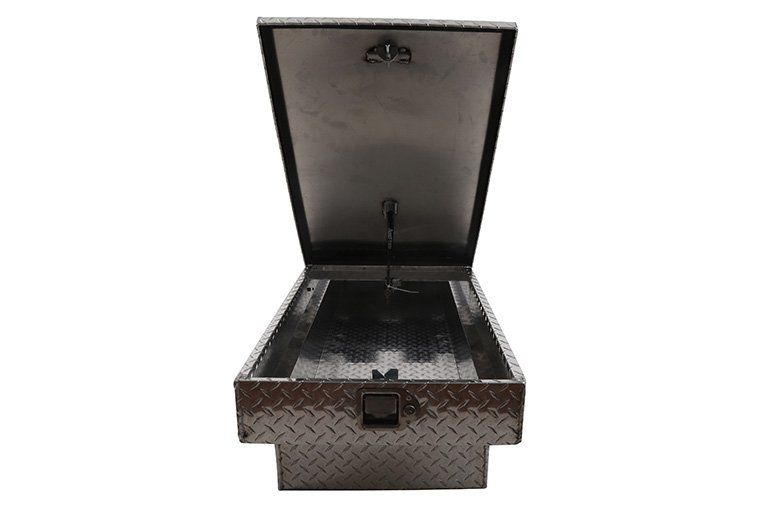 DeeZee 8370 - Red Label Gull Wing Tool Box
